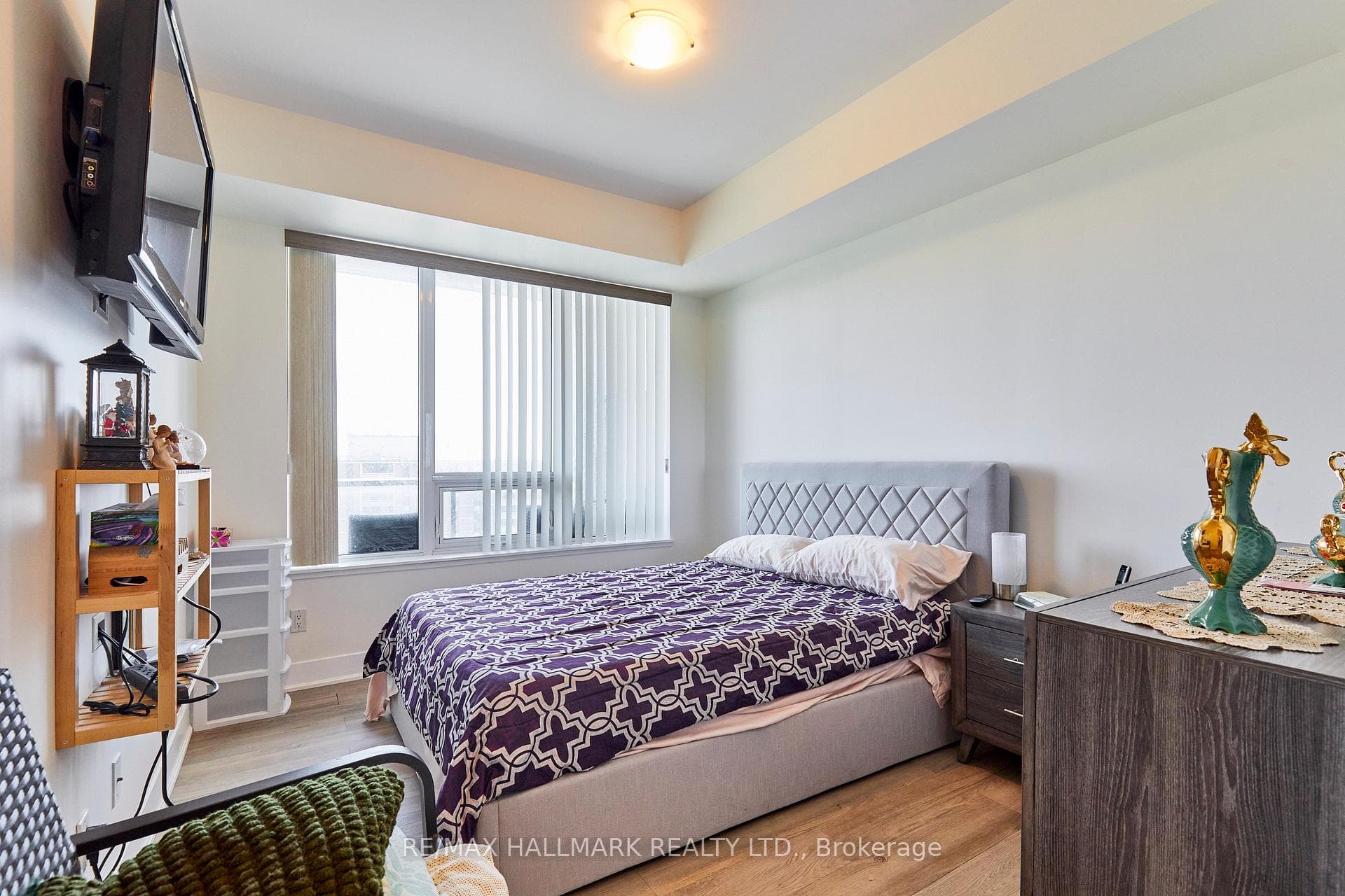 1215 Bayly Street Unit 1604 photo 18