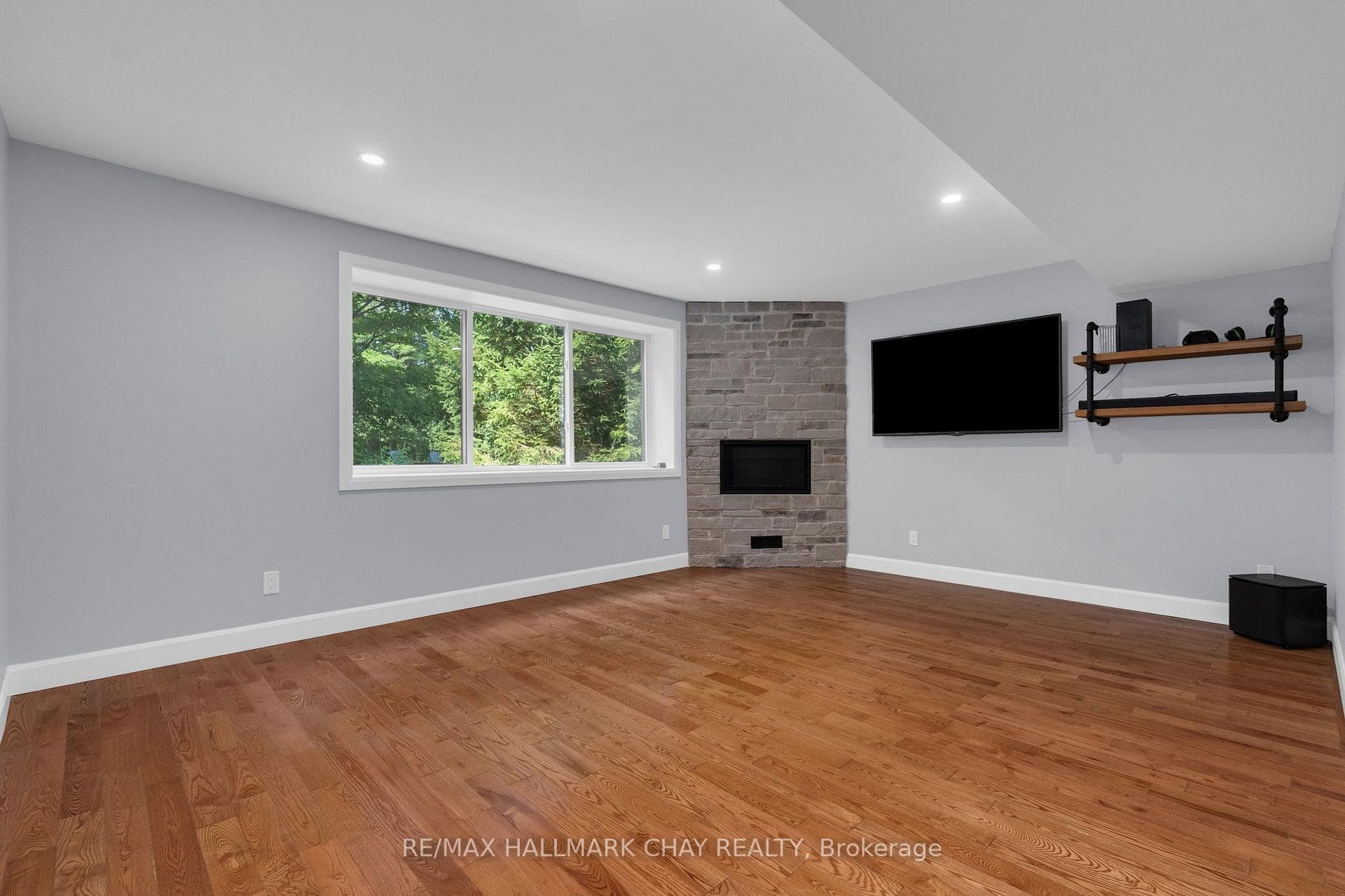 780 Marshall Road, Tiny