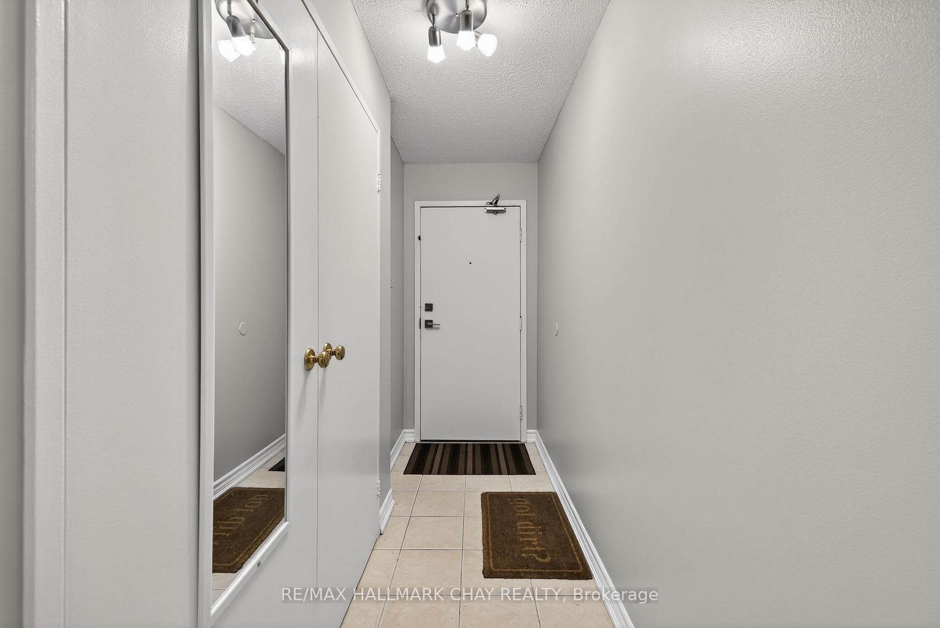 3650 Kaneff Crescent Unit 501 photo 9