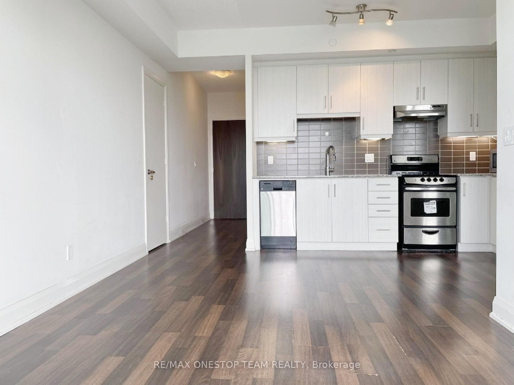 68 Canterbury Place Unit 1806 photo 2