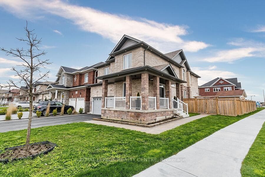 101 Heritage Street photo 1