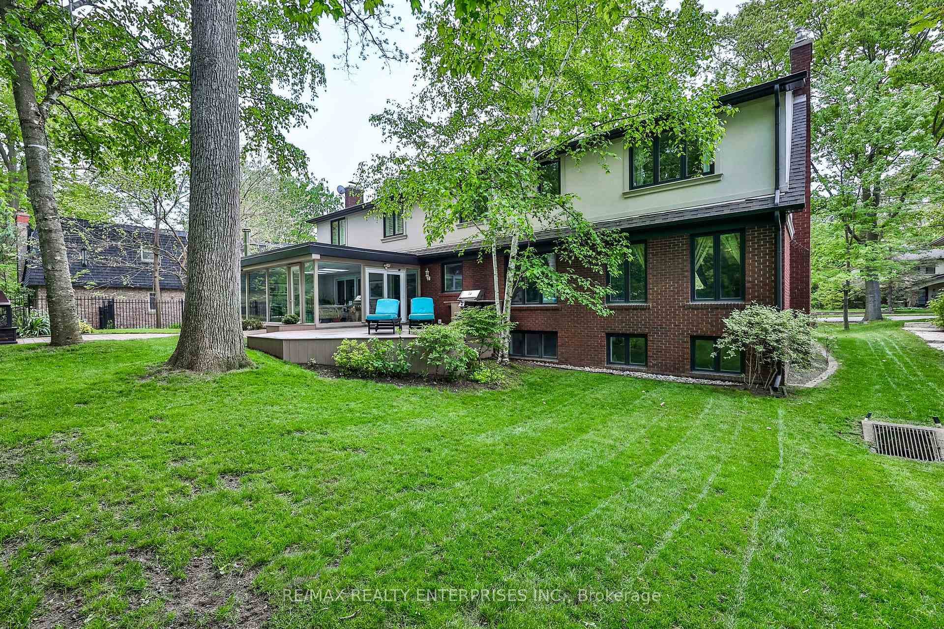 208 Mineola Road photo 45