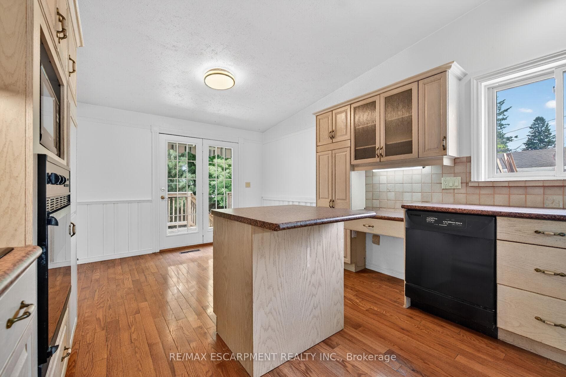 217 West 15th Street photo 17