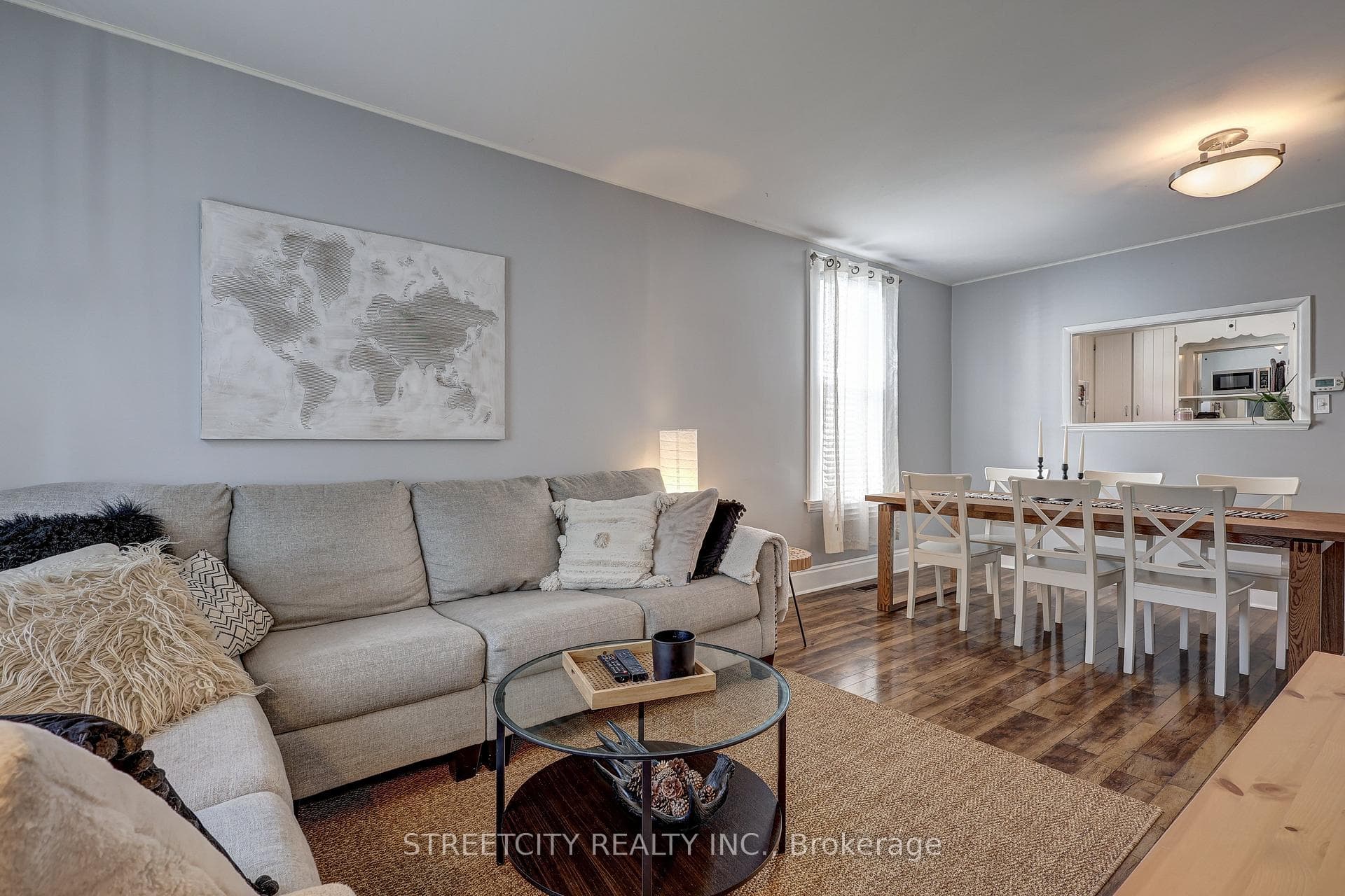 84 Erie Street photo 7