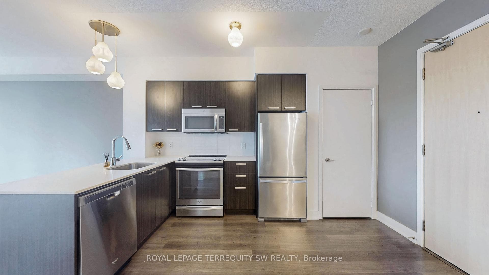 30 Roehampton Avenue Unit 1001 photo 8