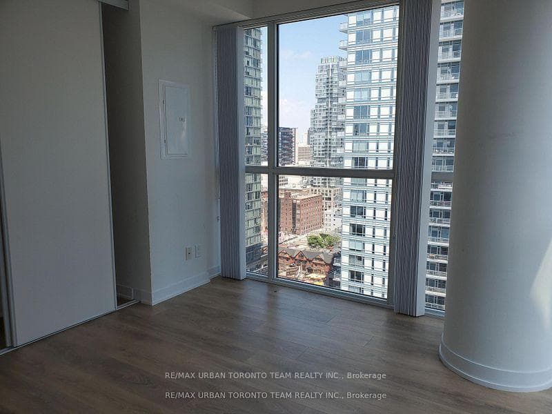 87 Peter Street Unit 2213 photo 9