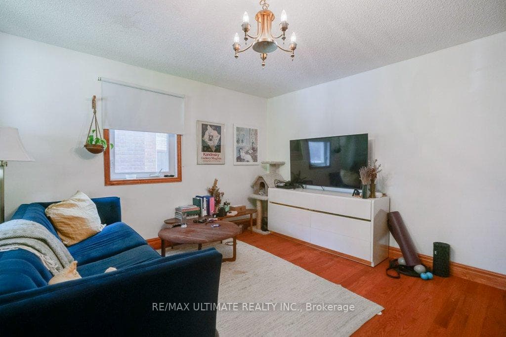 53 Churchill Avenue Unit Main photo 5