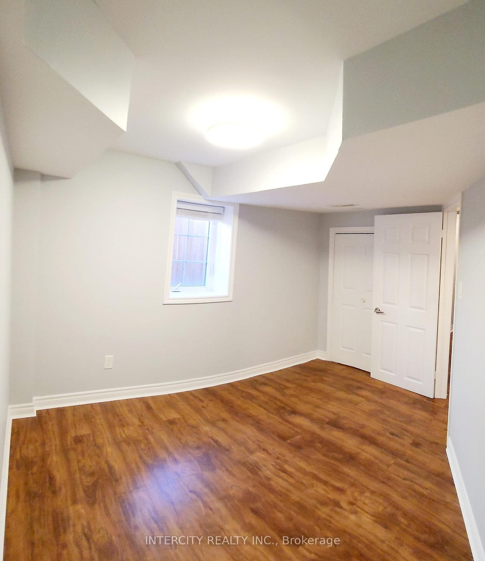 102 Harbord Street photo 6