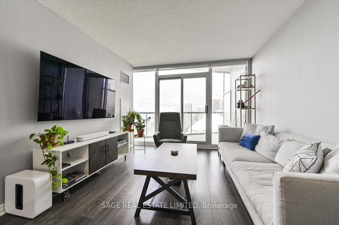 30 Grand Trunk Crescent Unit PH15 photo 1