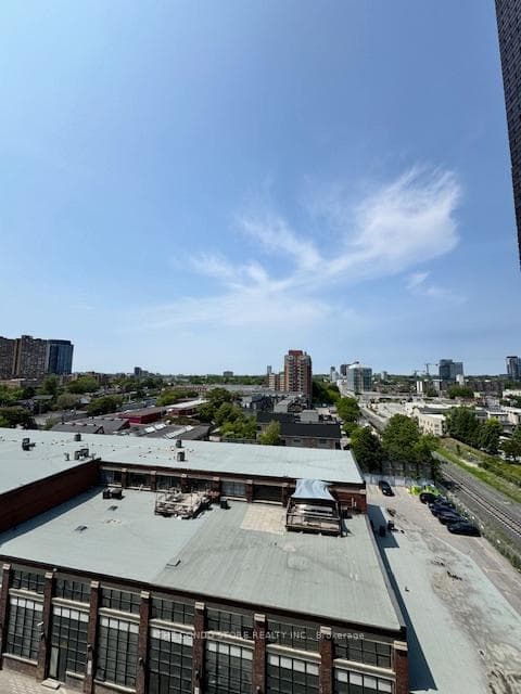 181 Sterling Road Unit 816 photo 14