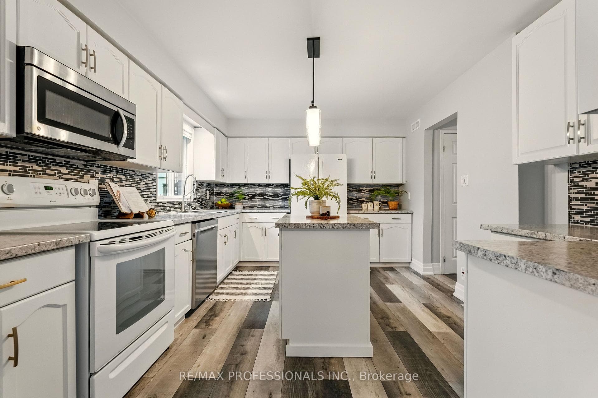 Kitchen with Island