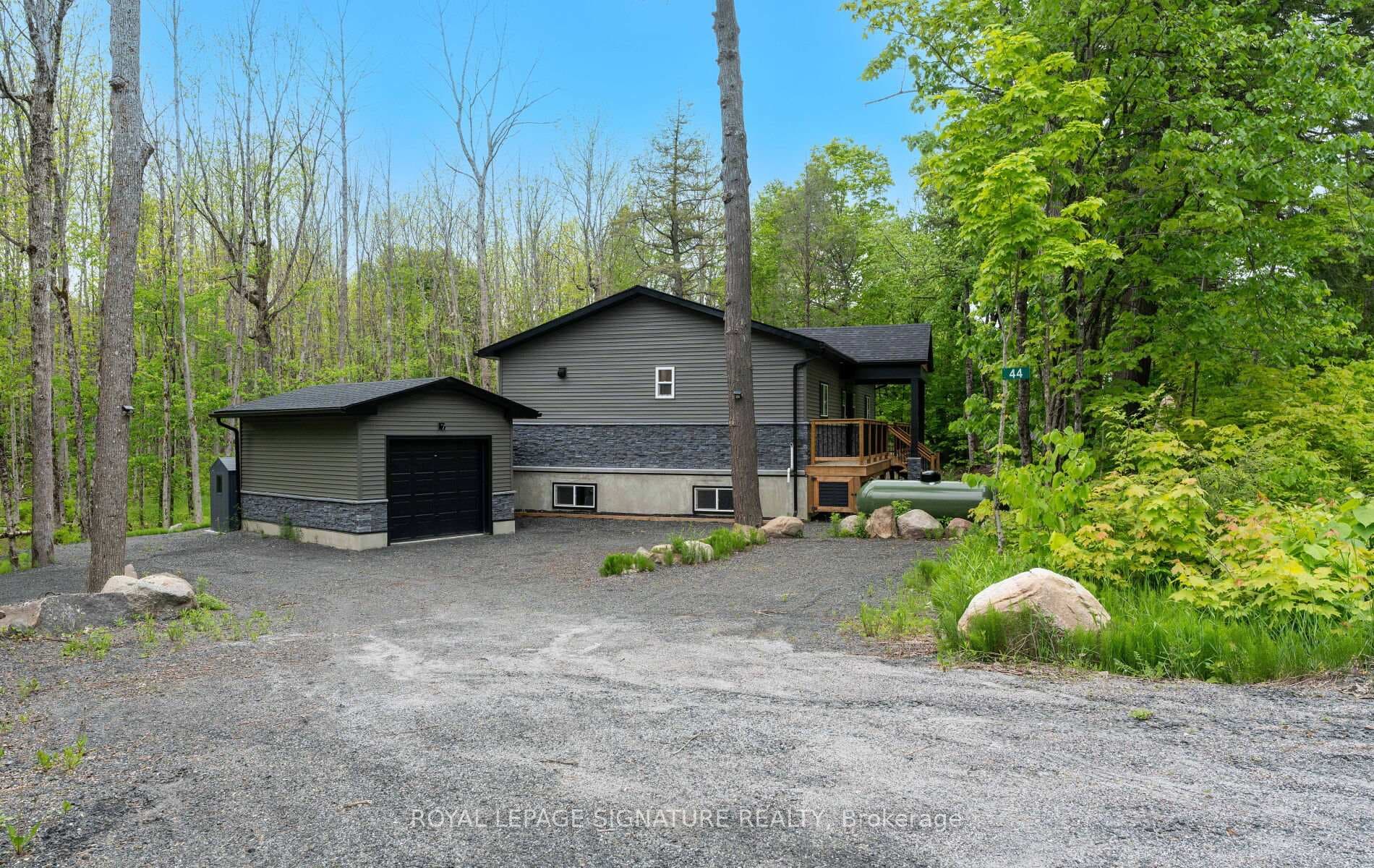 44 Sunnyshore Park Drive photo 3