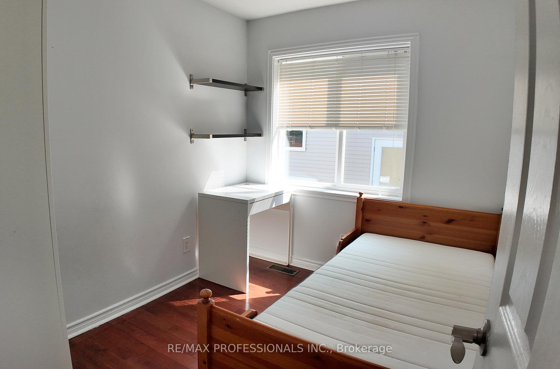 5 Farmbrook Road Unit B photo 11