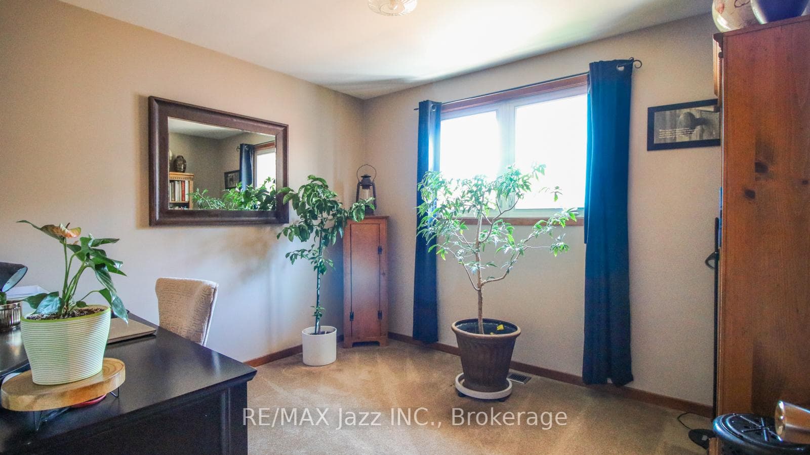 330 Nipigon Street photo 11