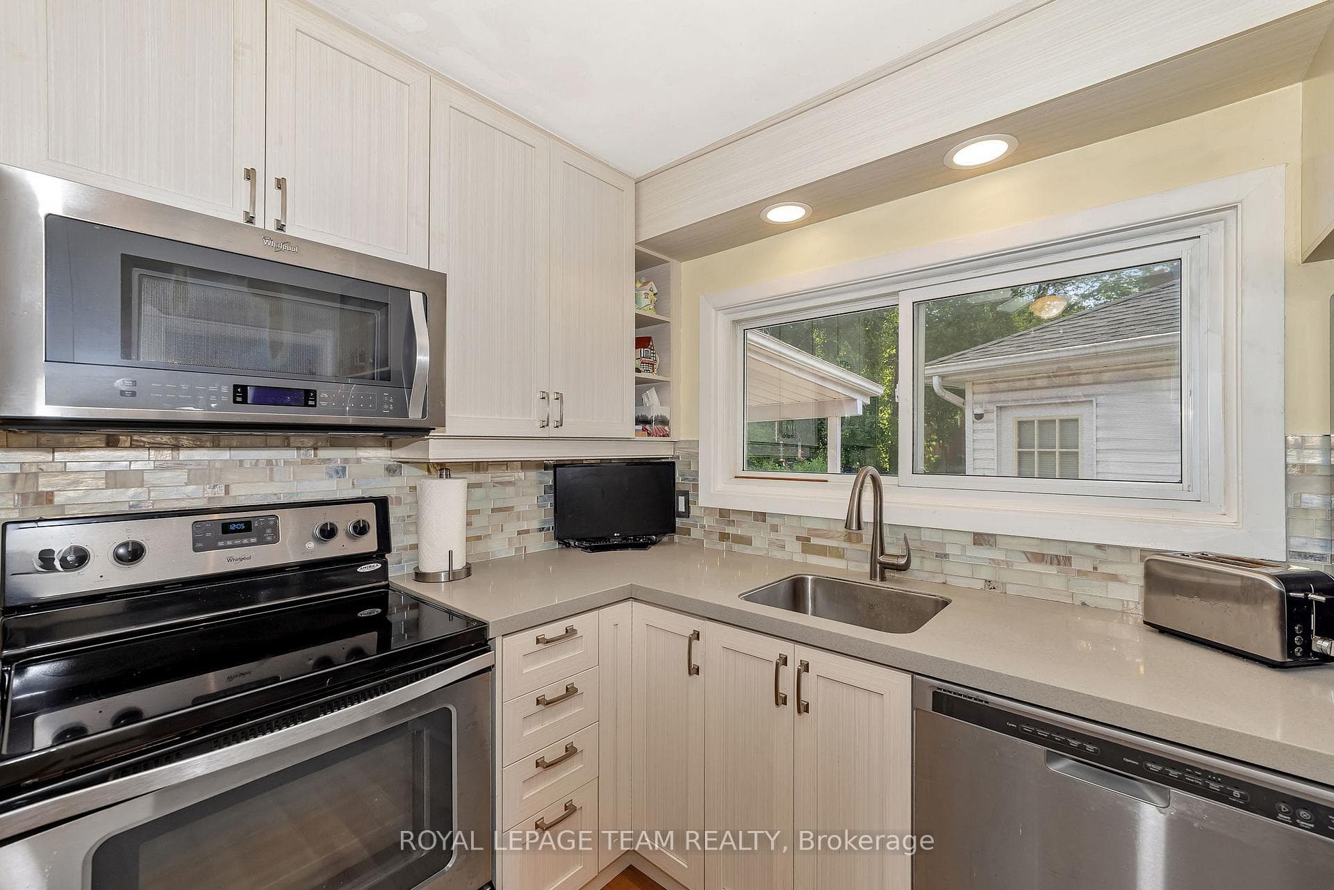 1830 Kerr Avenue photo 15