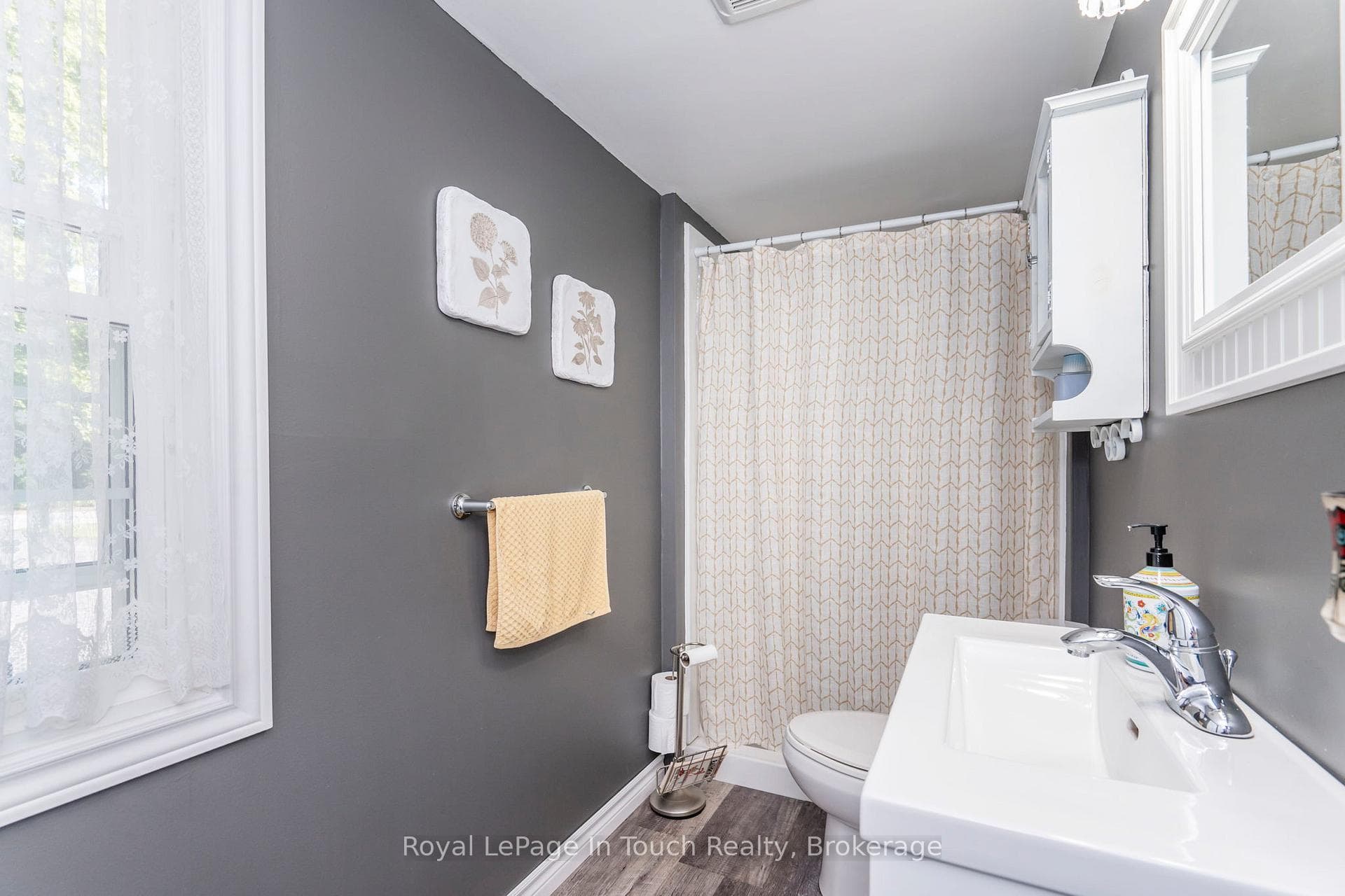 507 Lafontaine Road photo 27