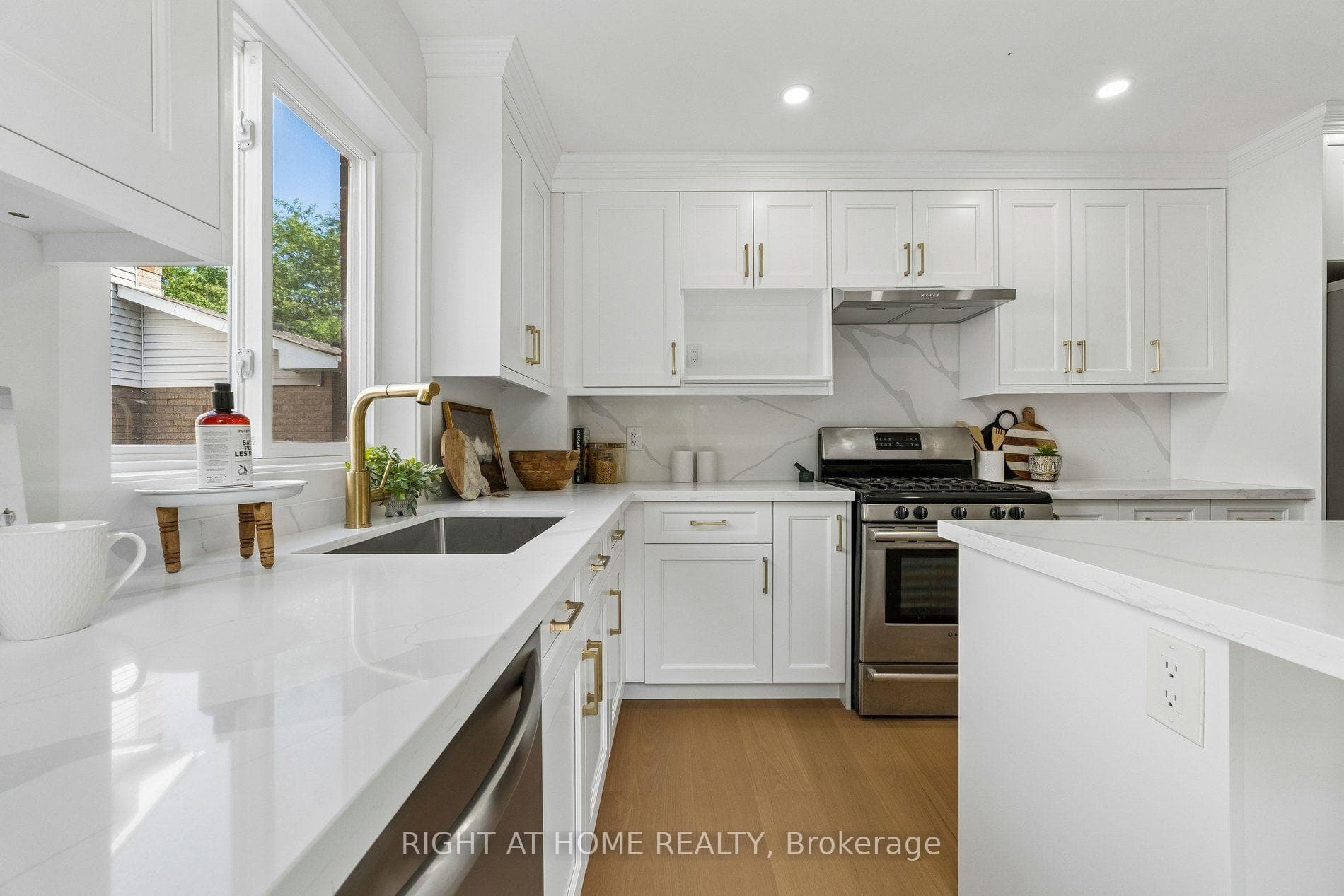16 Ian Fleming Crescent photo 20