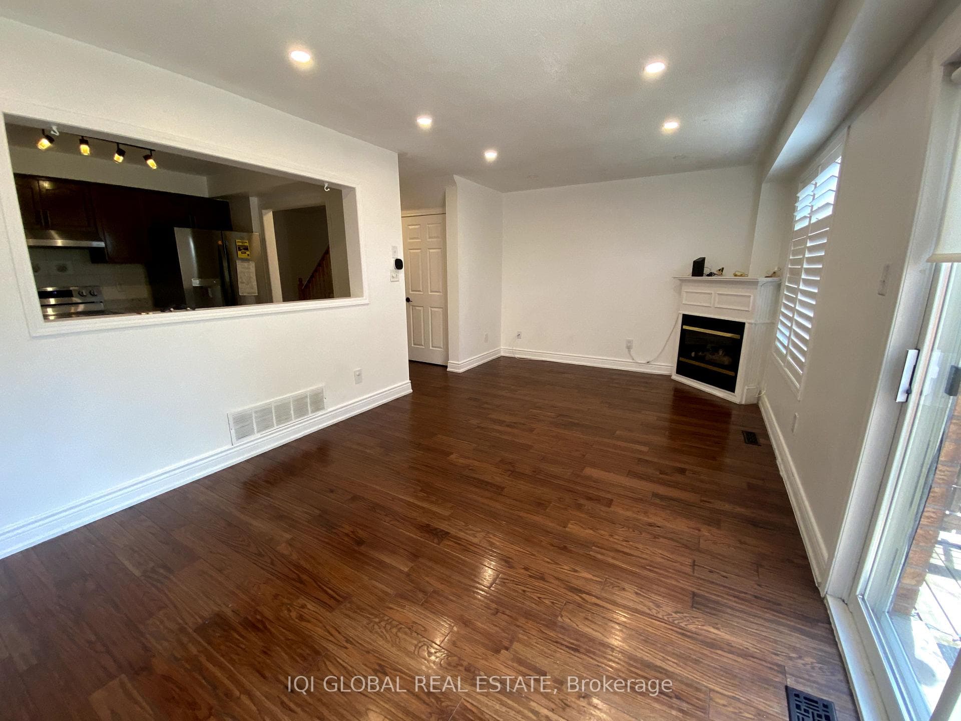 8 Bonello Crescent photo 6