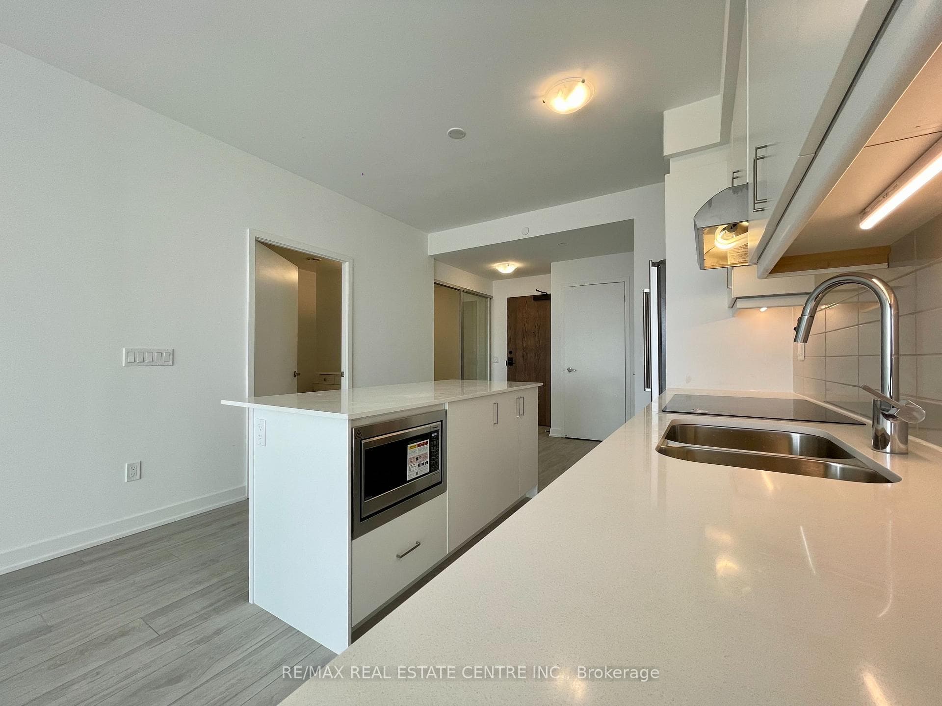 1035 Southdown Road Unit 1606 photo 6
