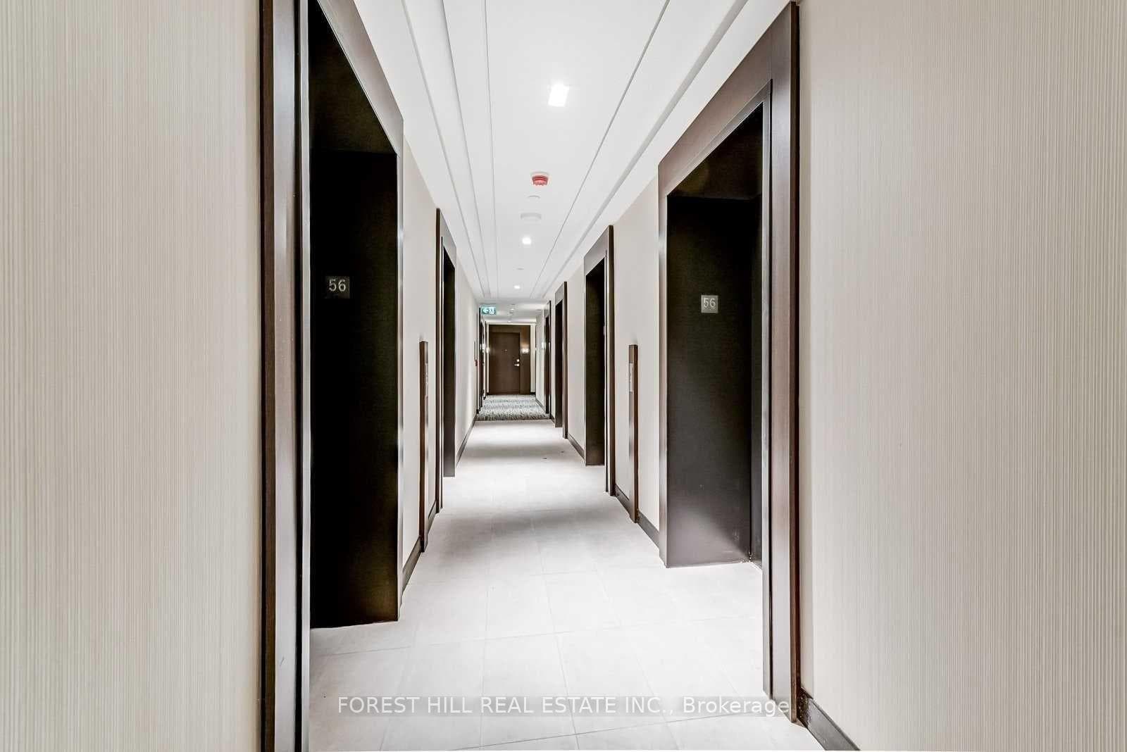 2221 Yonge Street Unit 5806 photo 5