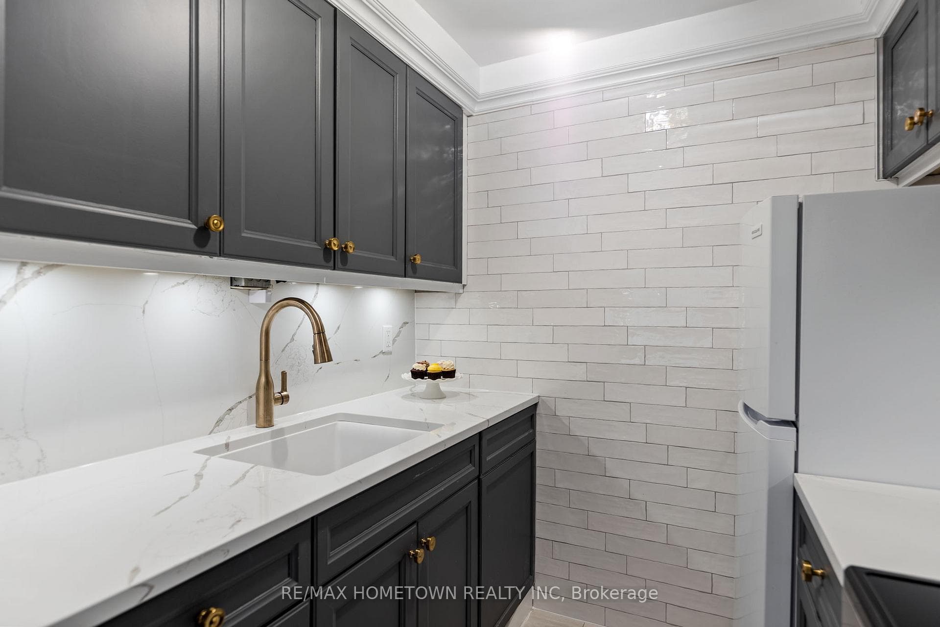109 King Street Unit 406 photo 16