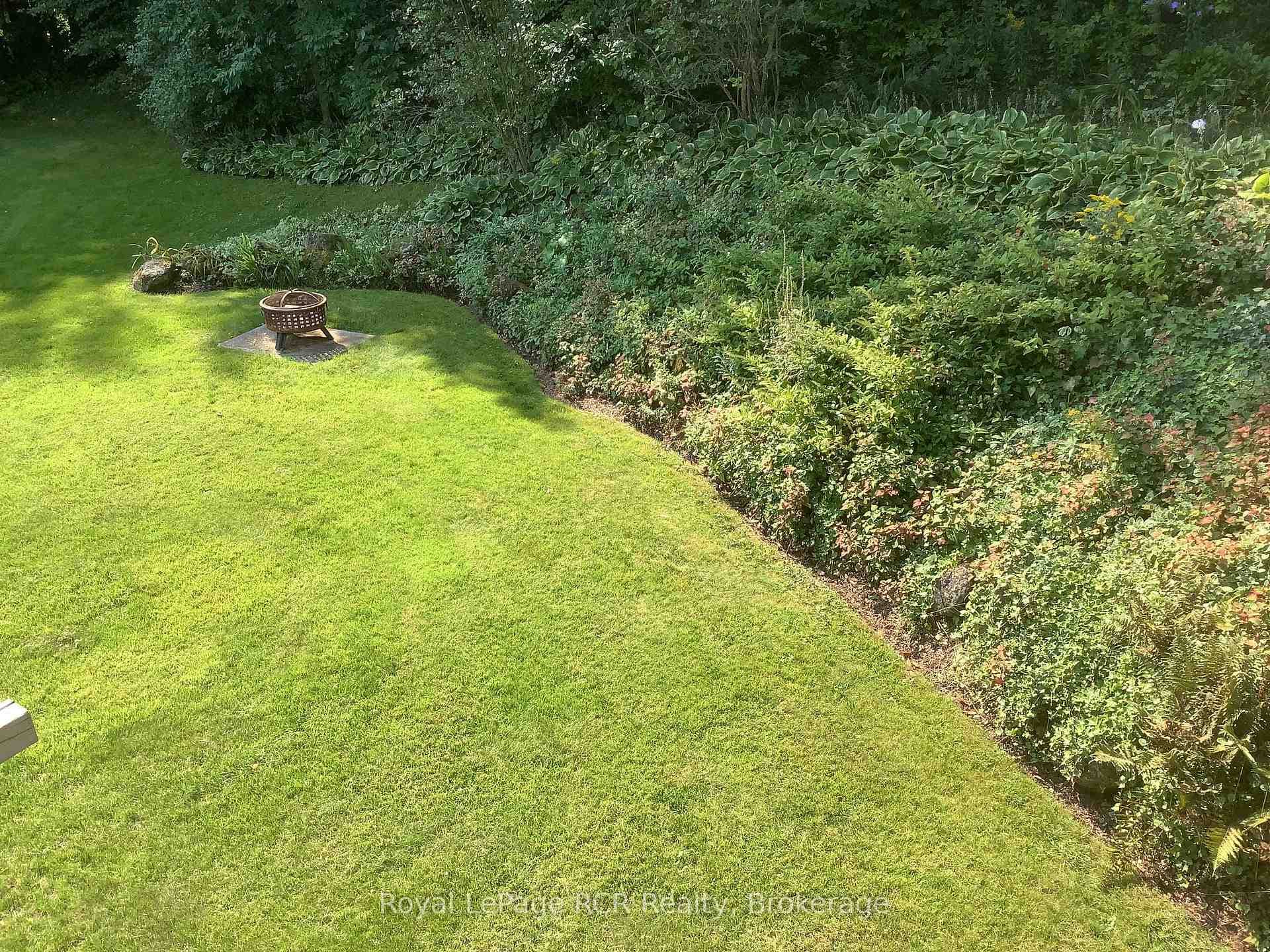 107 MAPLE RIDGE Crescent photo 41