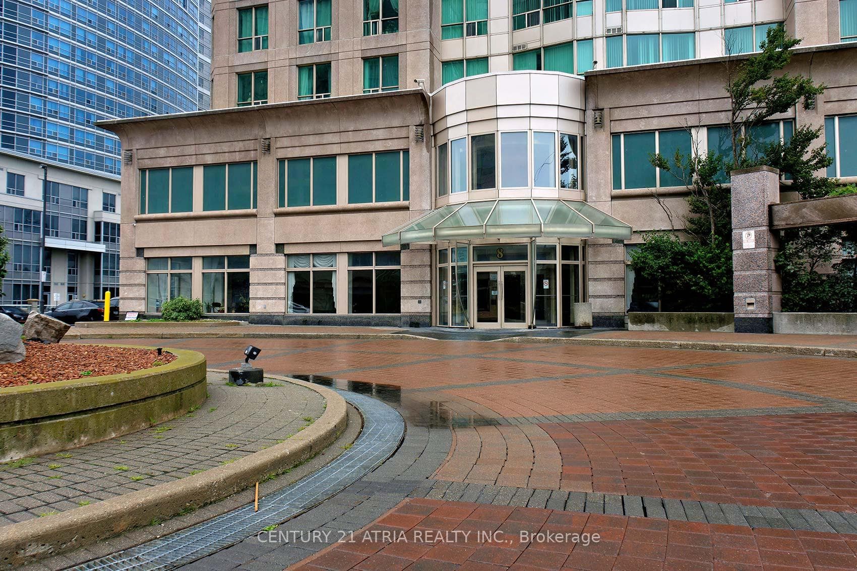 8 Lee Centre Drive Unit 710 photo 2