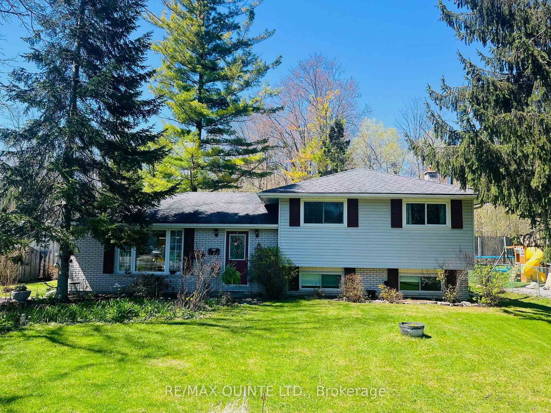 527 Montrose Road photo 1