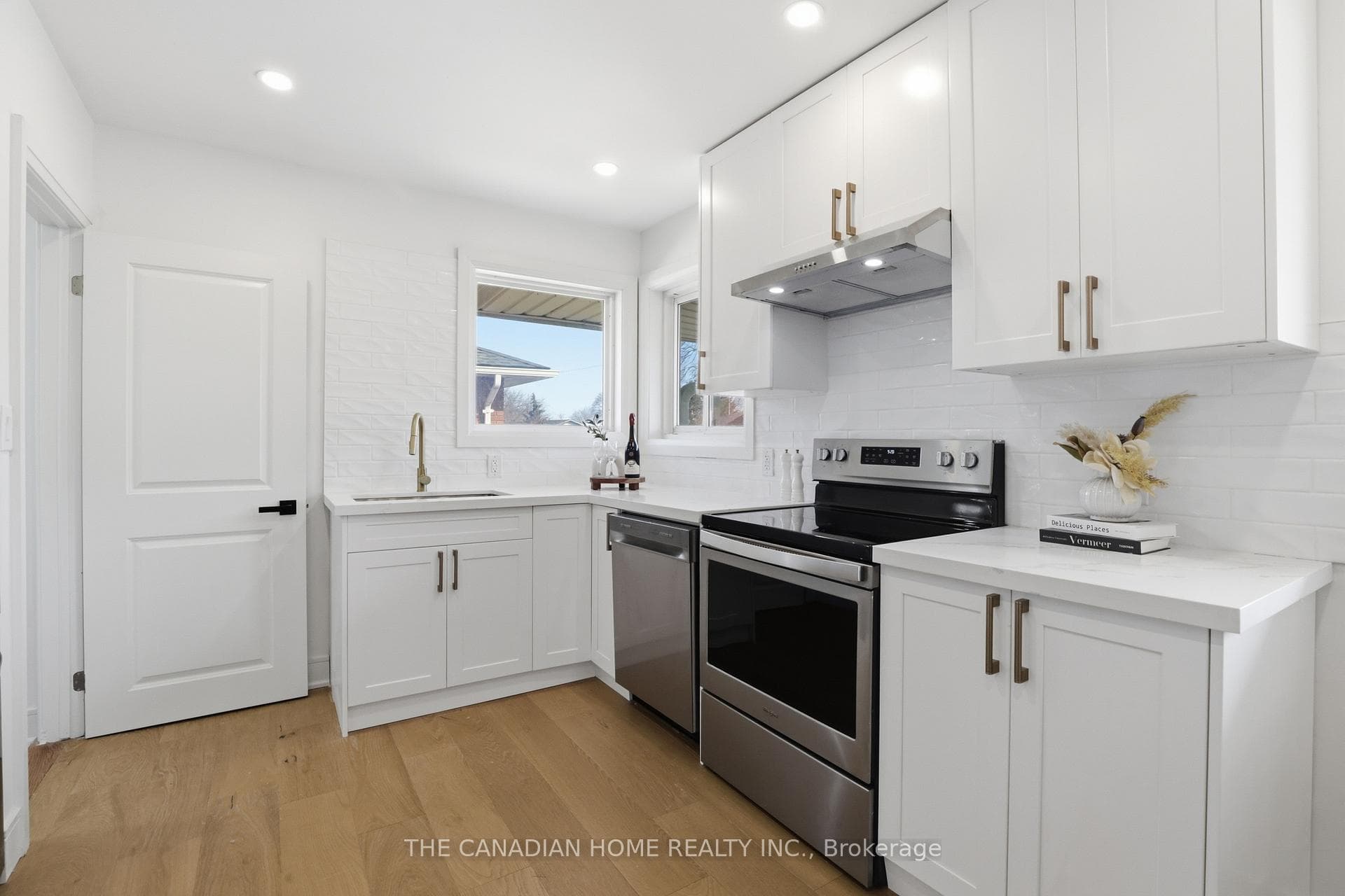 21 Clearview Heights photo 4