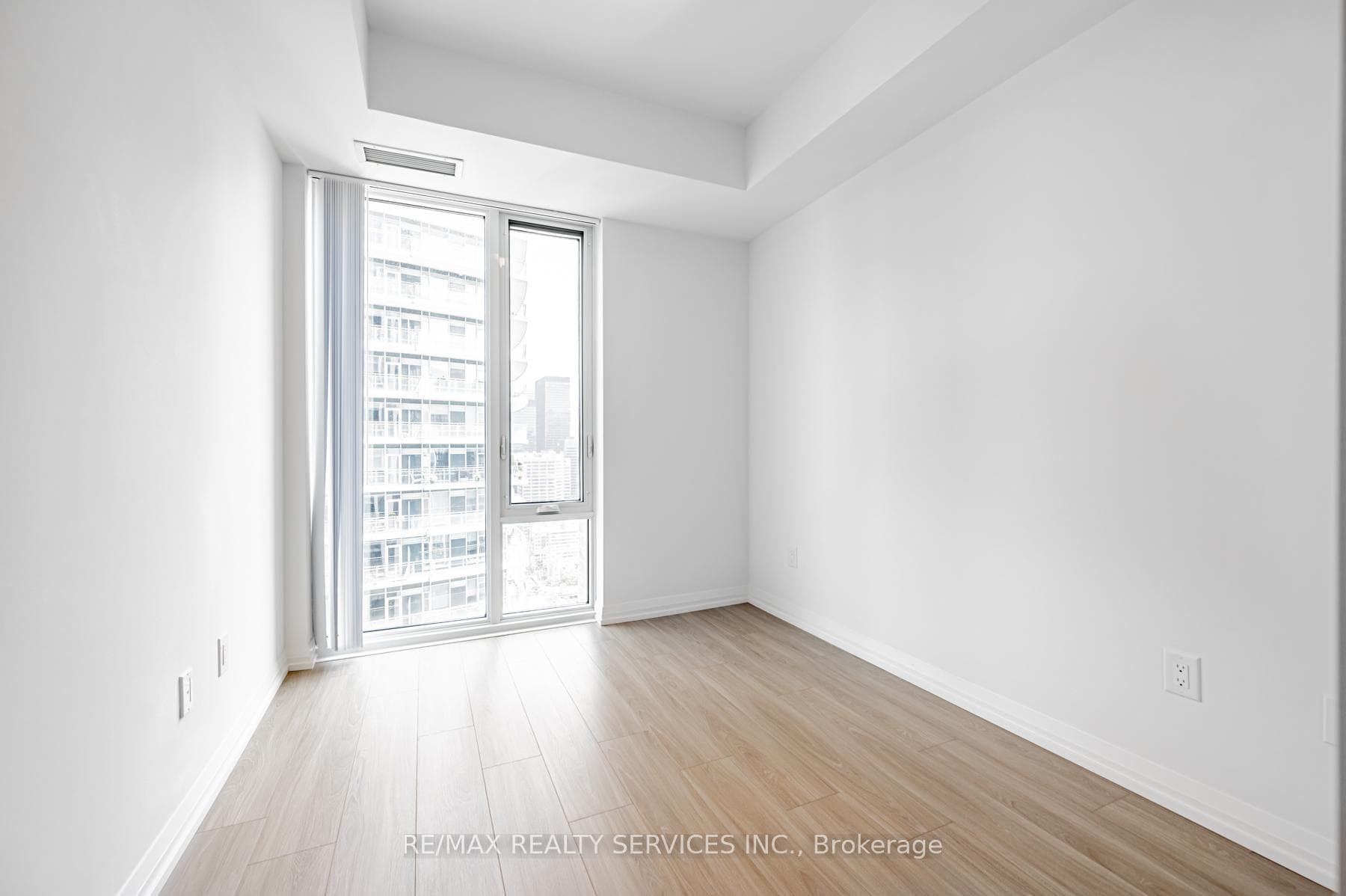 8 Widmer Street Unit 4207 photo 18