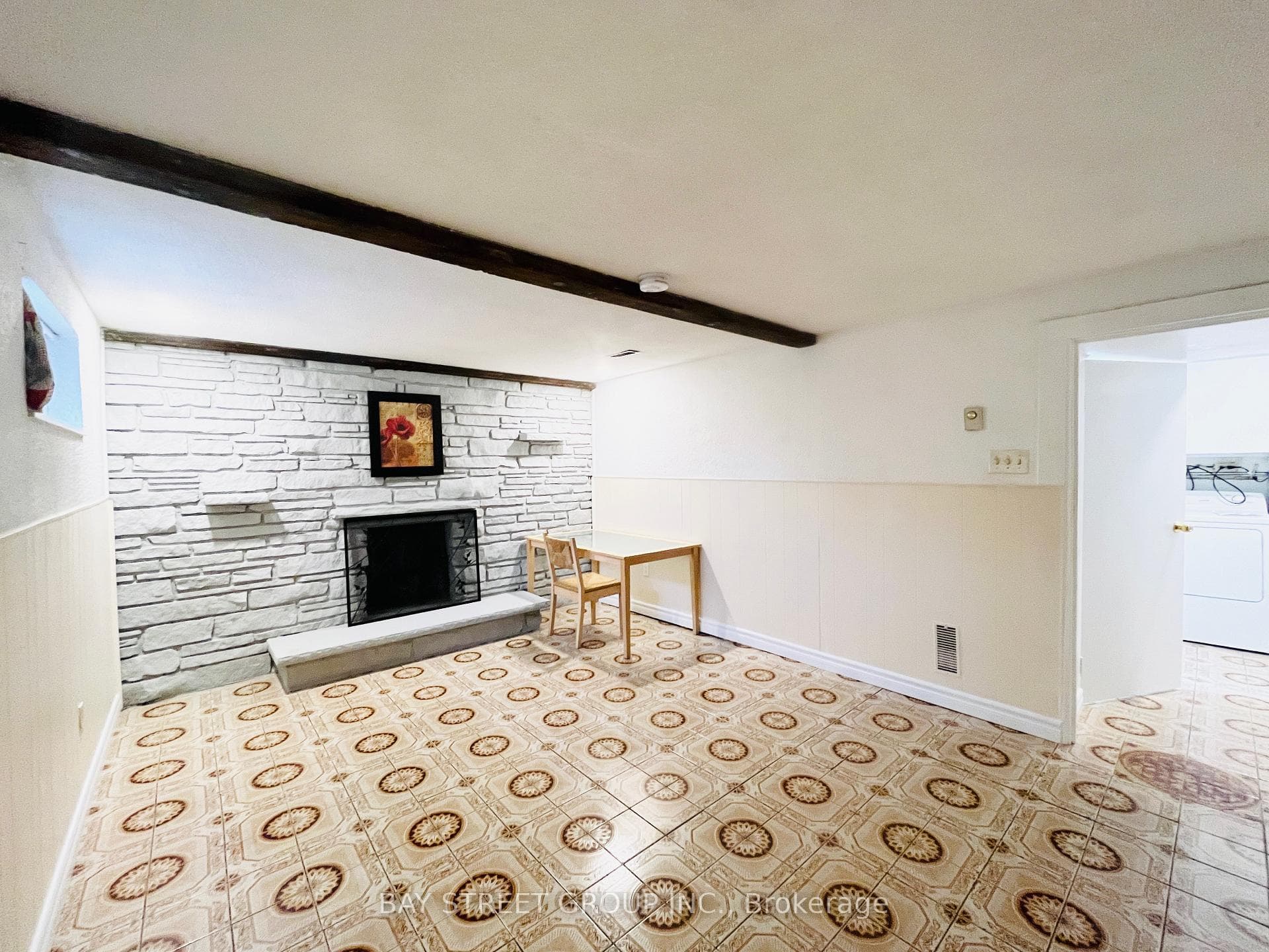 28 Sandrift Square Unit Bsmt photo 13