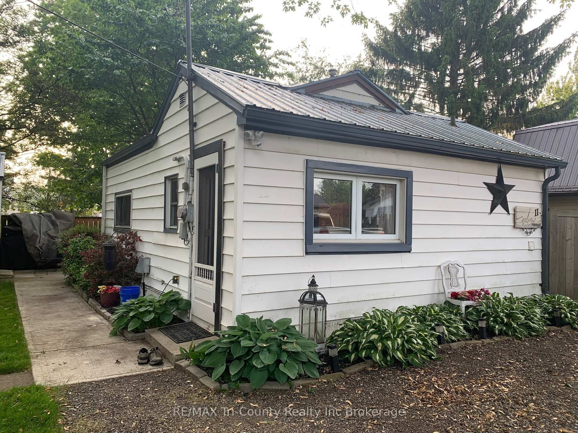 Welcome to 11 Elizabeth St Port Burwell