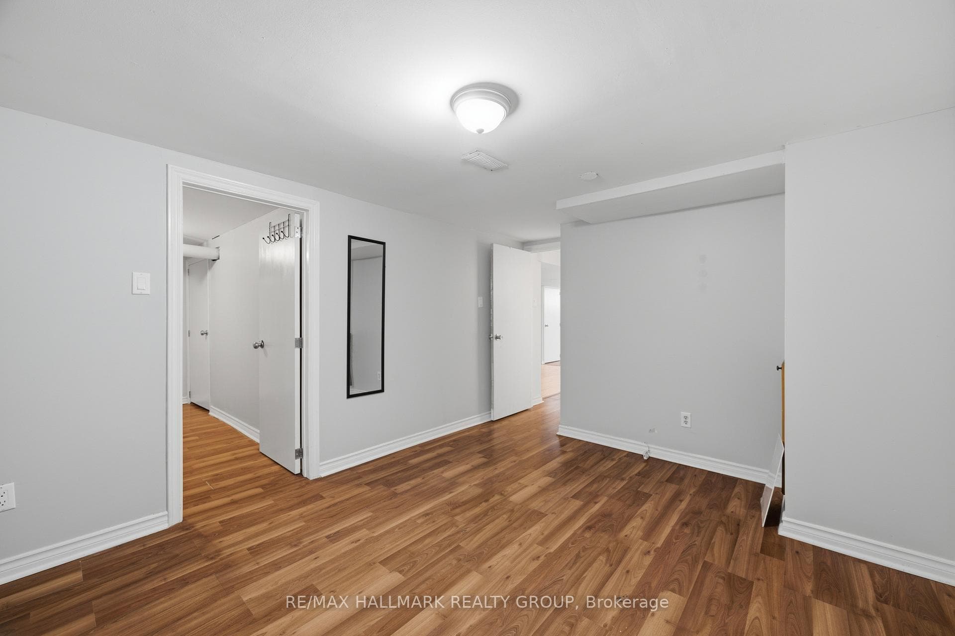 45 Hilliard Avenue photo 34