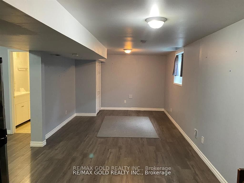 27 Middlecote Drive Unit Bsmt photo 27