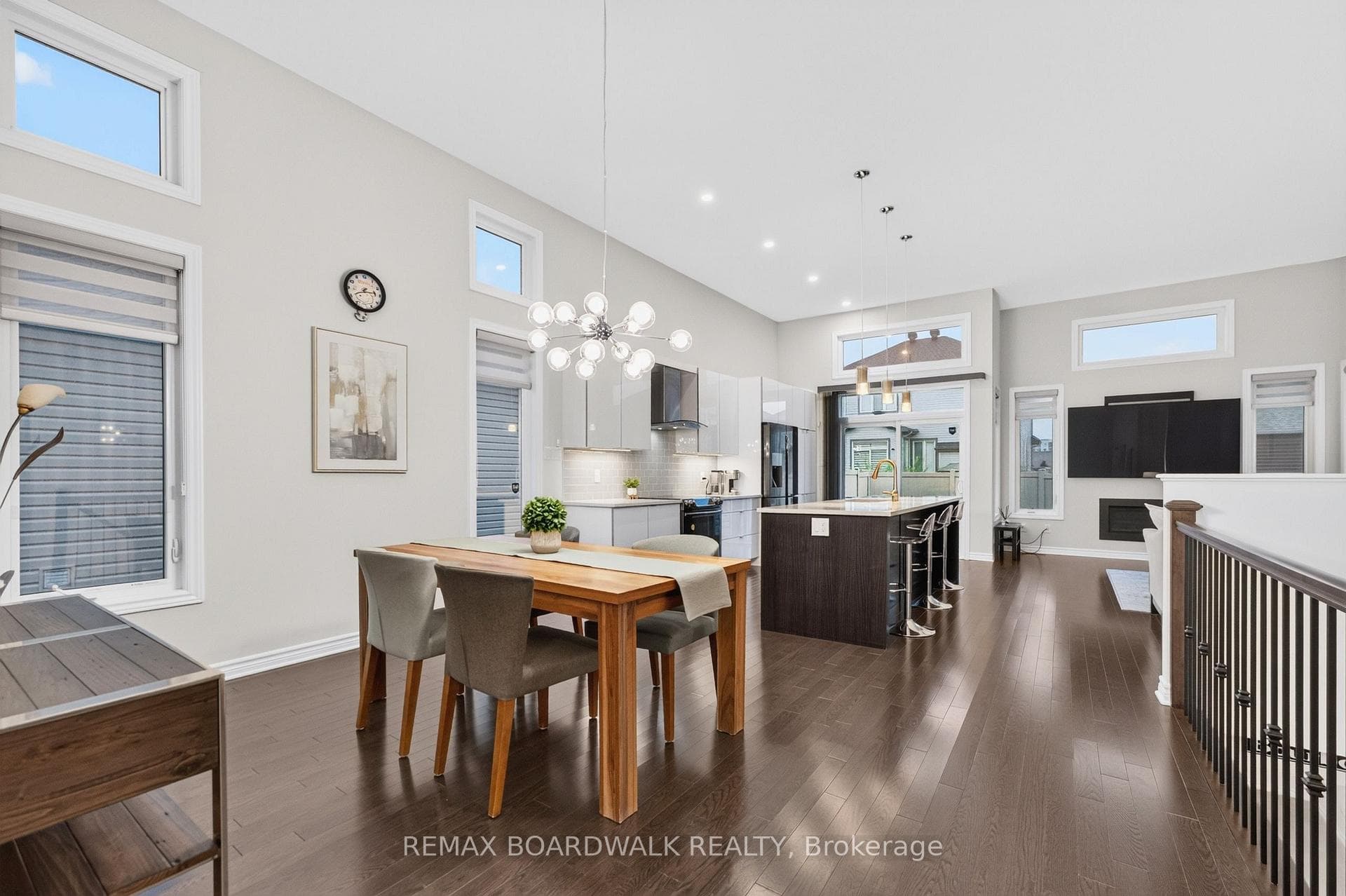 12 Ft Ceilings in the Dining, Kitchen & Living Rm