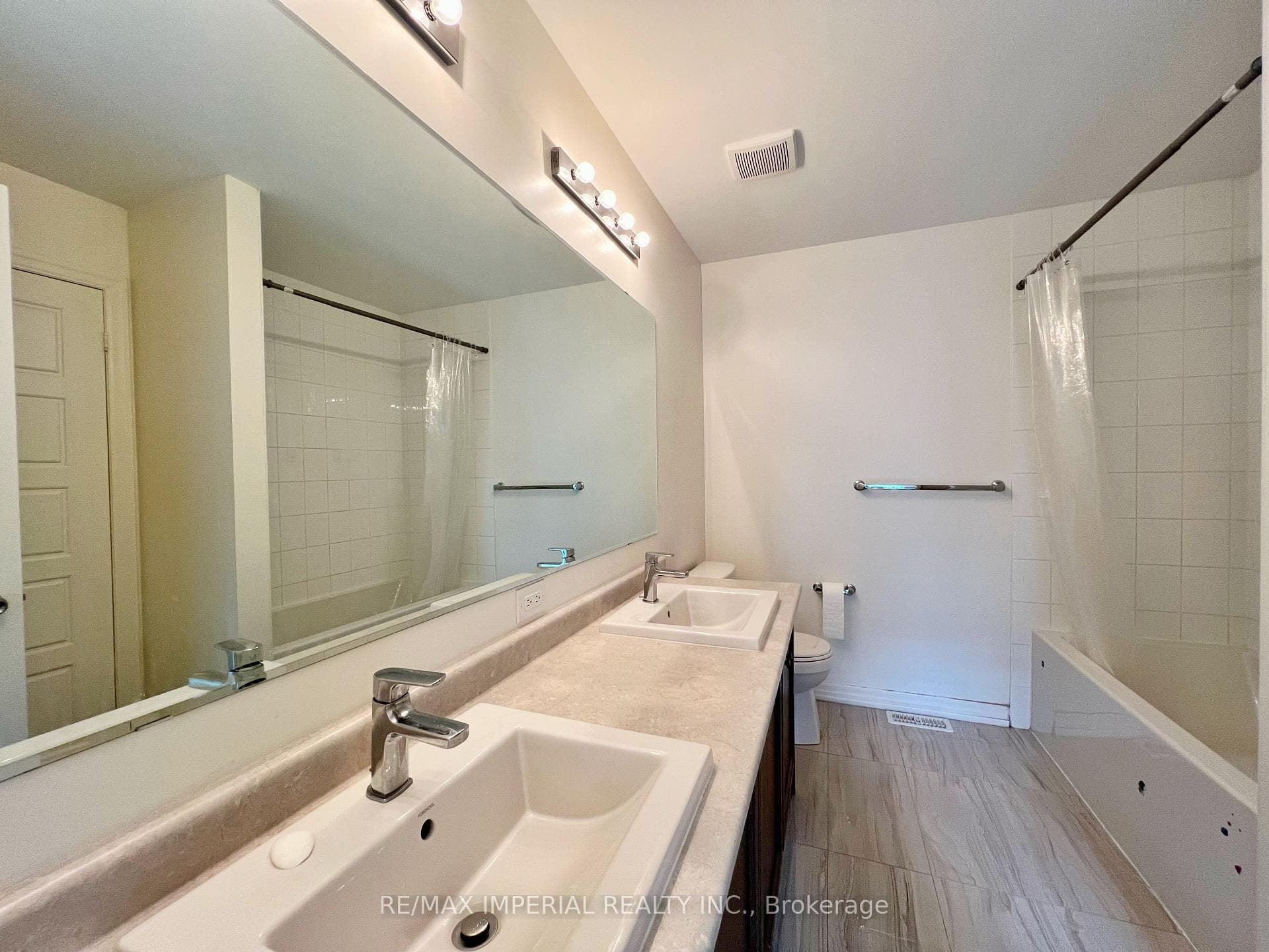 Bathroom W/double sink