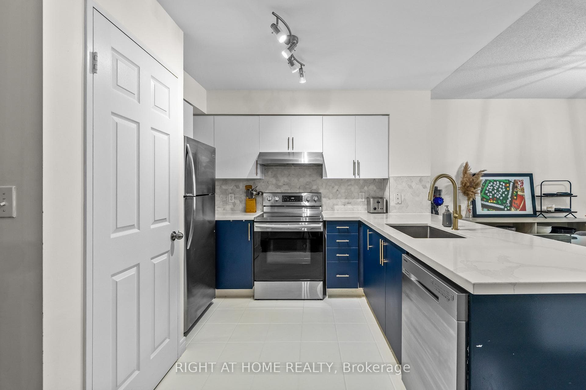 23 Hollywood Avenue Unit 503 photo 7