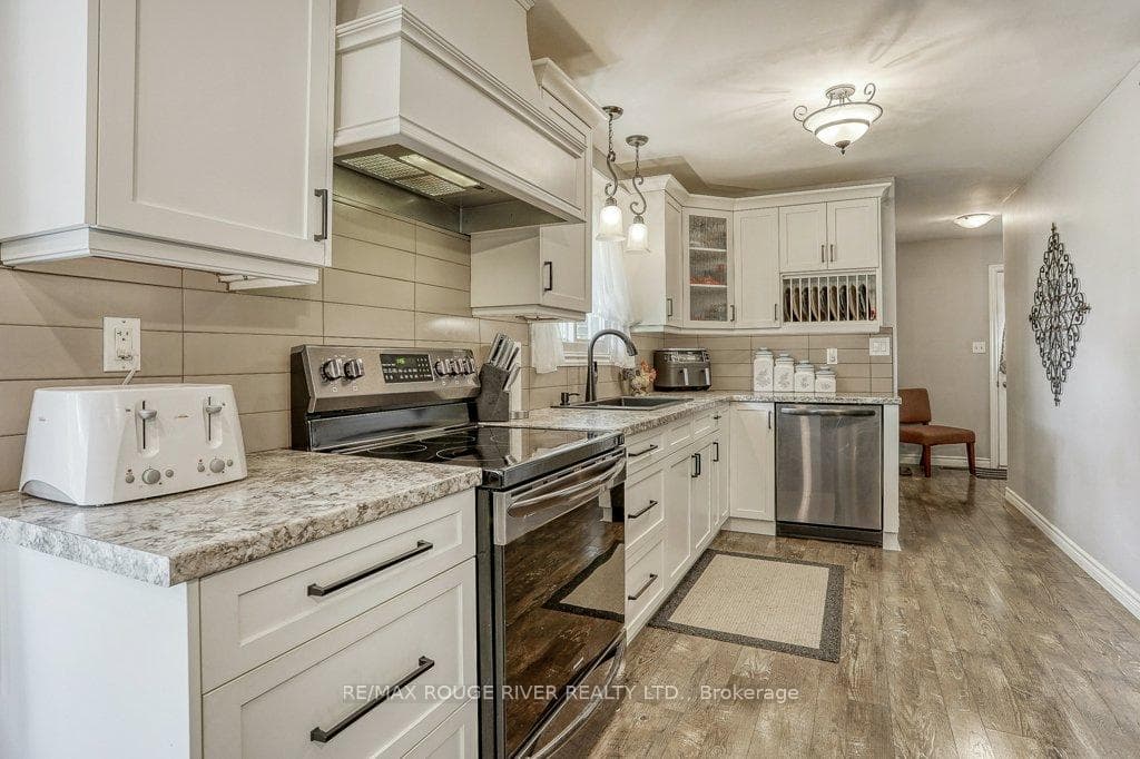 2779 Division Street photo 8
