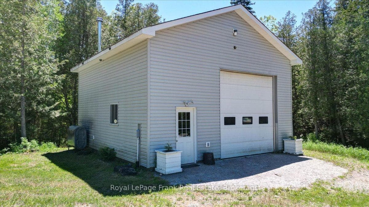 2523 Old Hastings Road photo 41