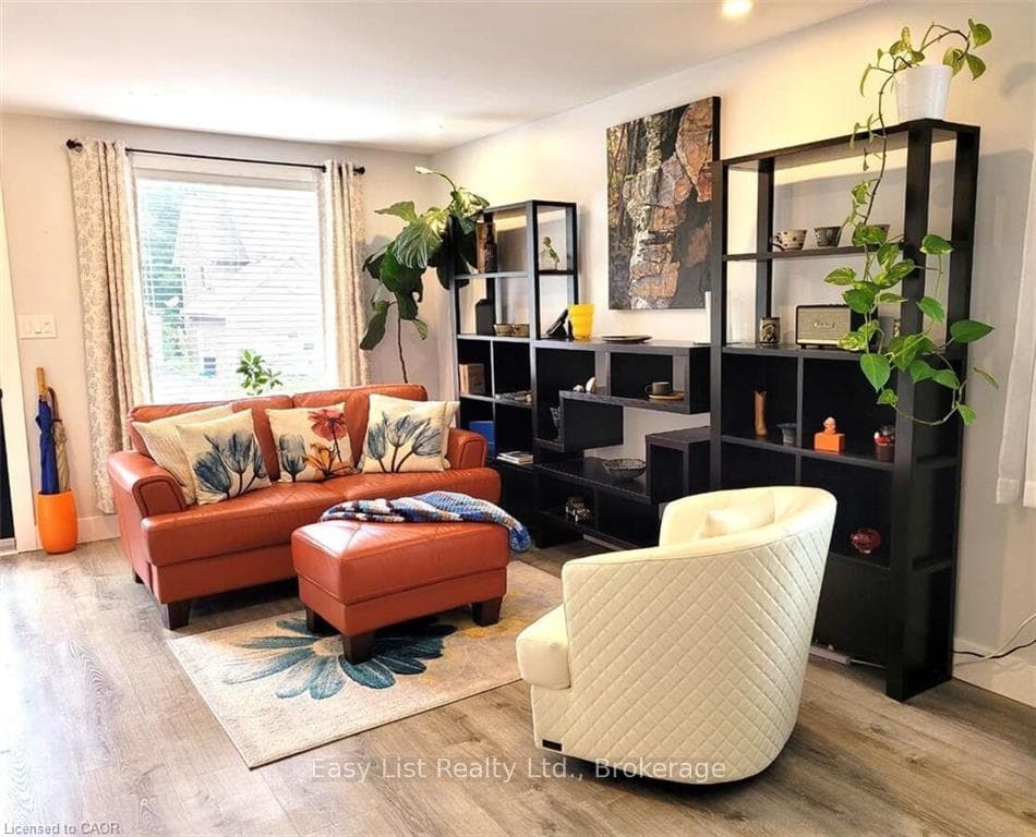 757 QUEBEC Street photo 3