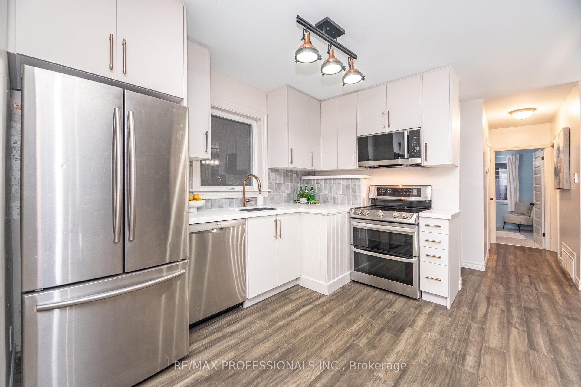 77 Grandville Avenue photo 14