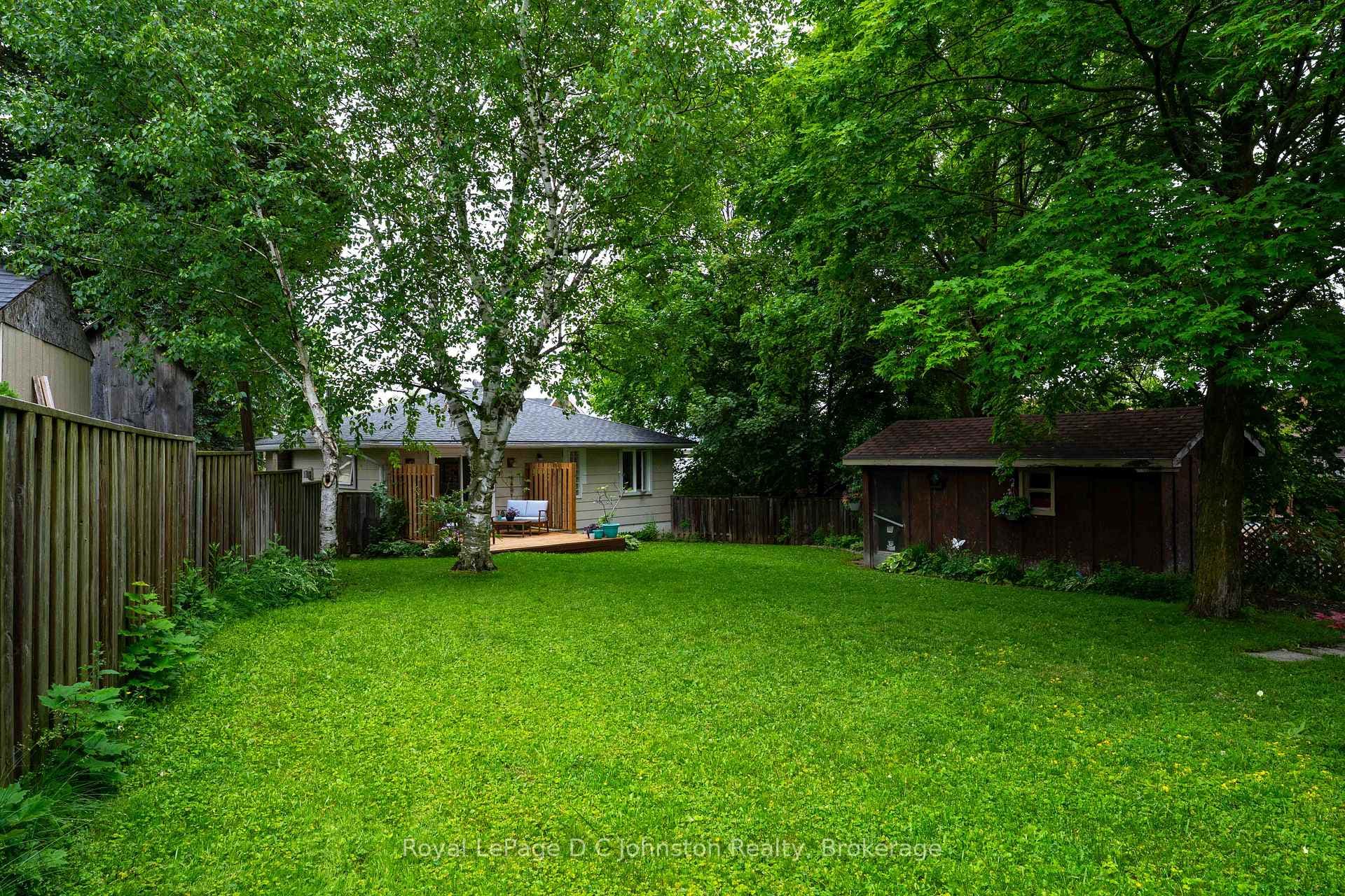 255 Rowe Street photo 33