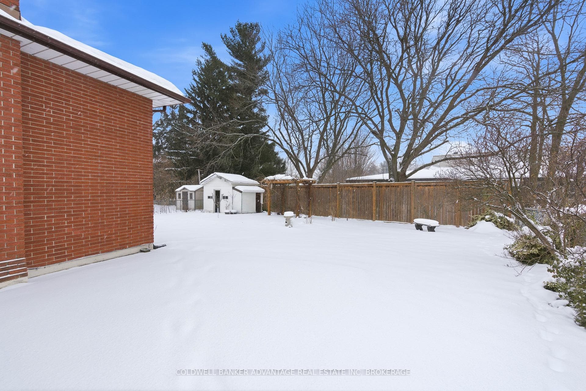 6808 Corwin Crescent photo 5