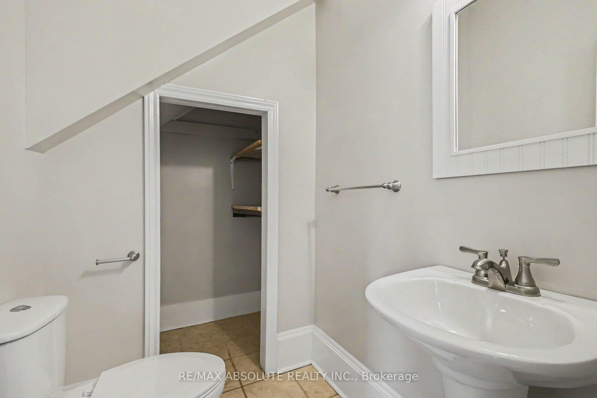 16 Glen Avenue photo 19