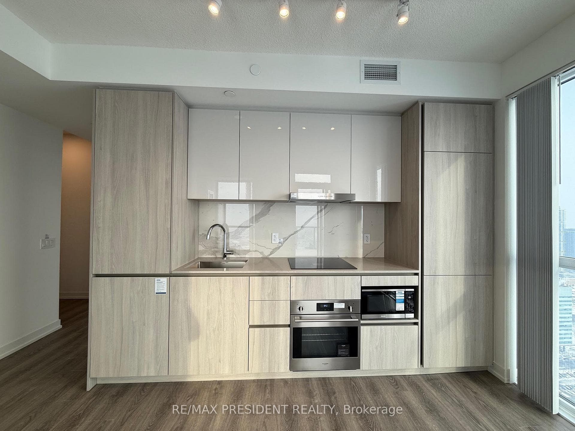 8 Interchange Way Unit 5109 photo 8