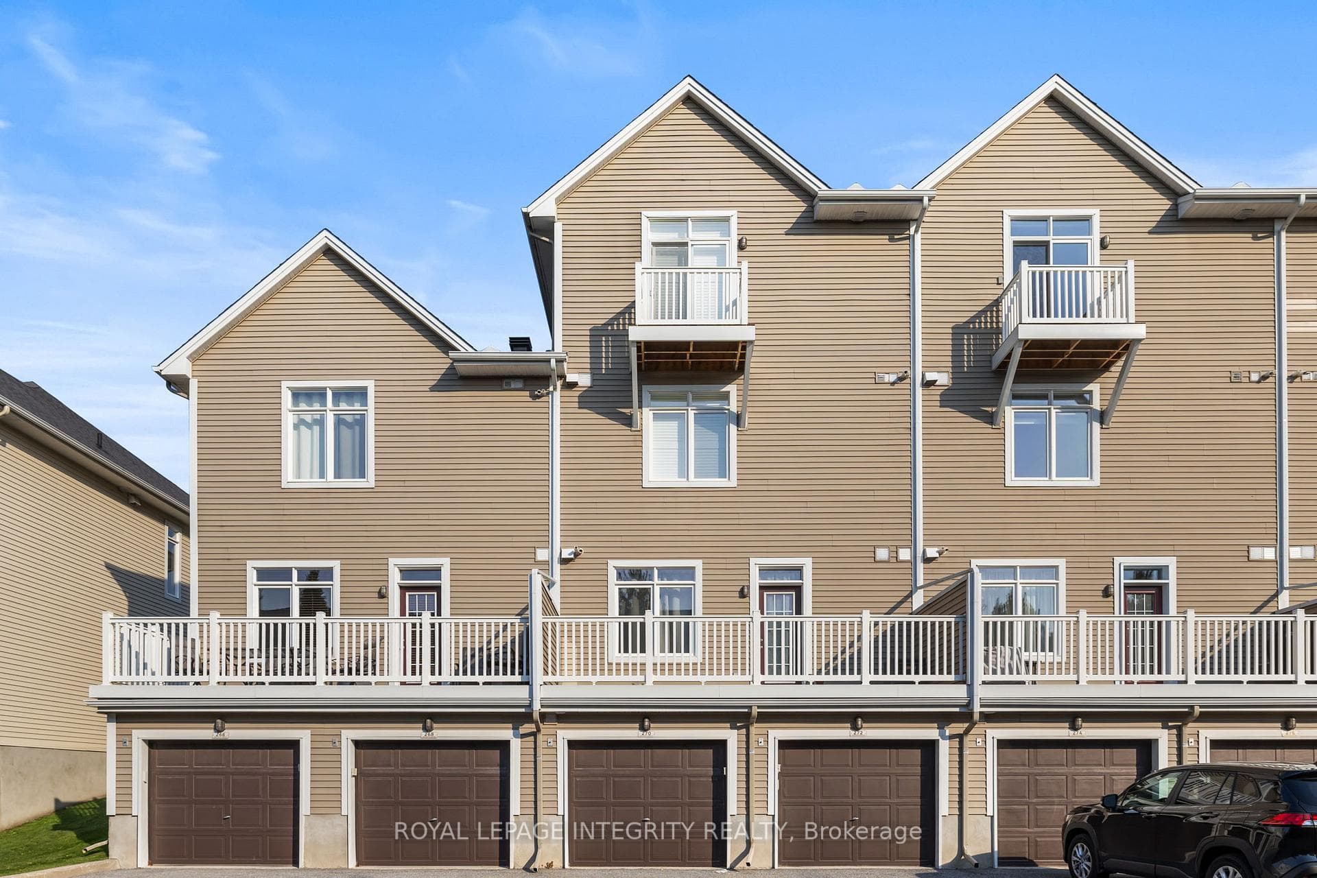 270 Kinghaven Crescent Unit 16 photo 3