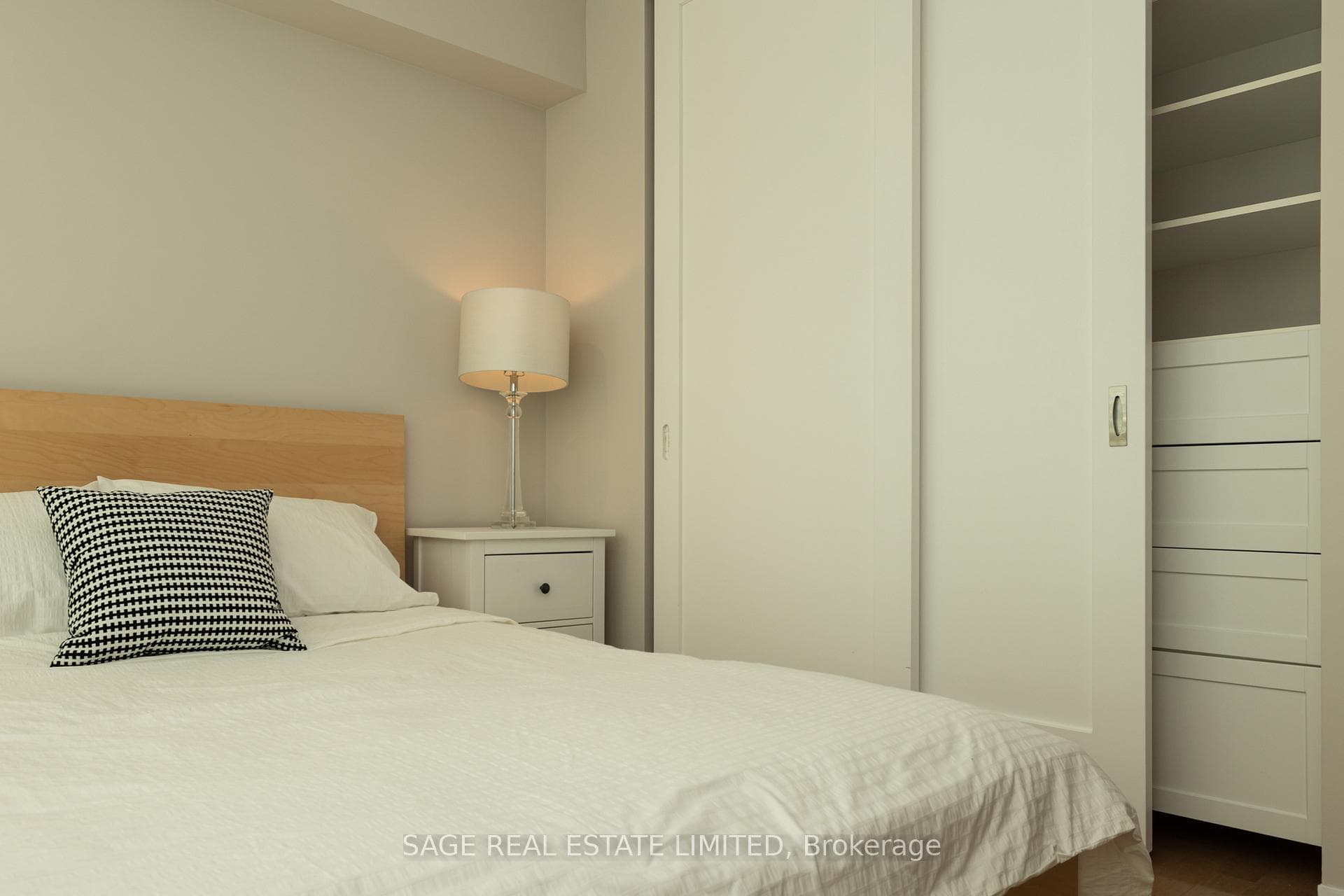 18 Yonge Street Unit 2603 photo 16