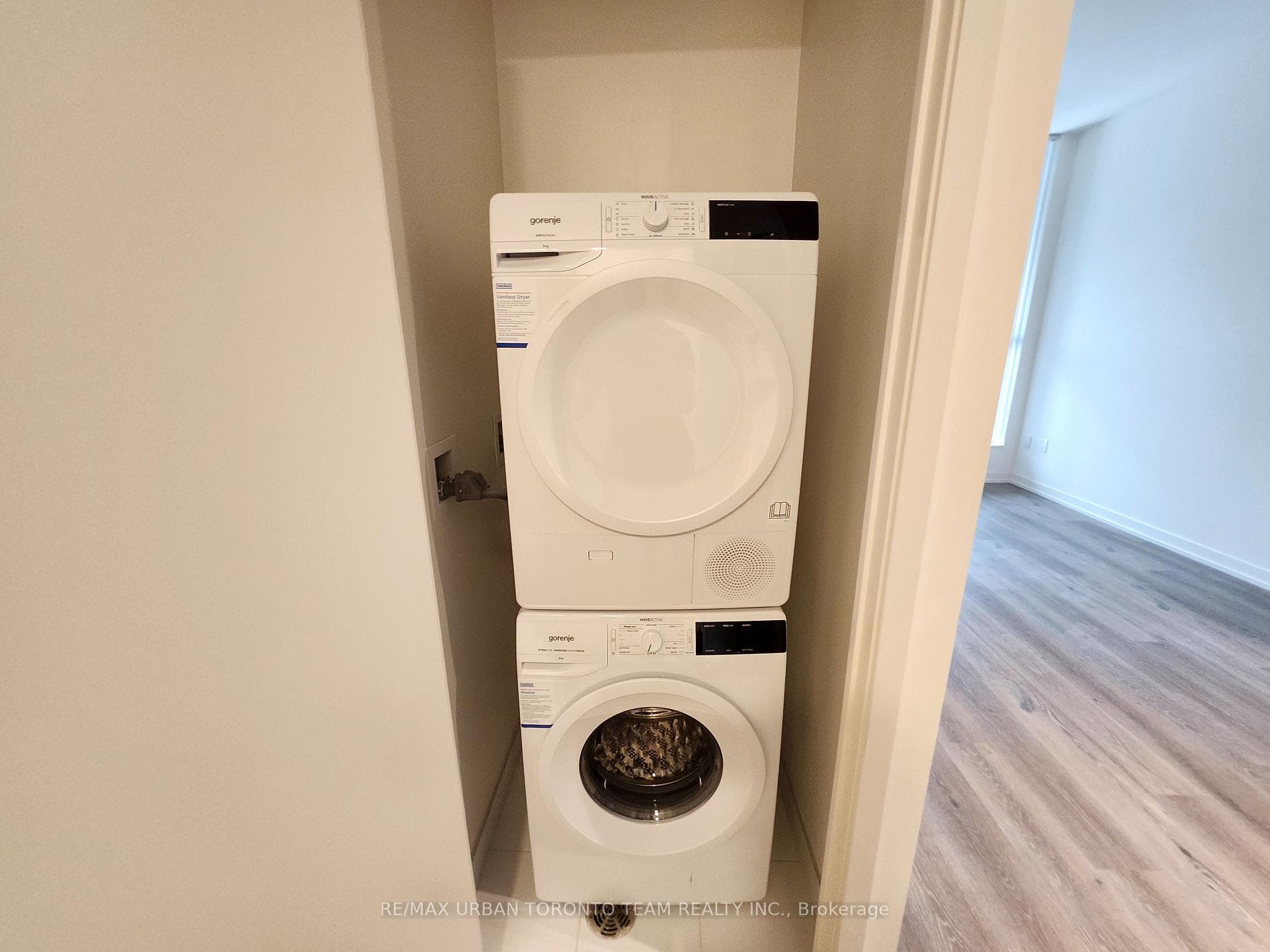 28 Interchange Way Unit 206 photo 9