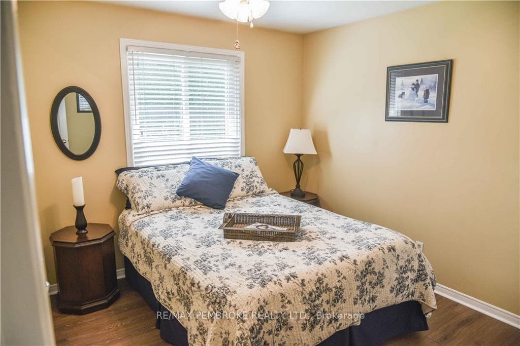 8 RIDGE Drive photo 17