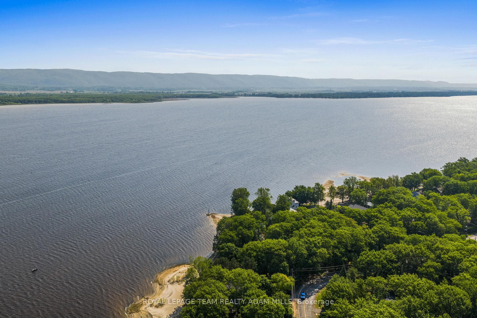 672 Bayview Drive photo 9